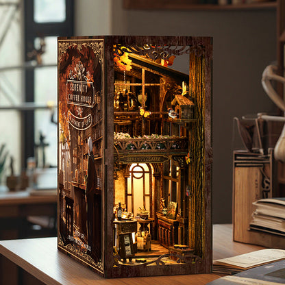 Kit Book Nook "The Philosophical Library" : serre-livres décoratif miniature en bois avec éclairage LED, bustes de philosophes et décor de bibliothèque classique.