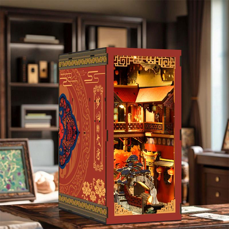 Book Nook miniature Ancient Book Collection Room en bois avec éclairage LED, escalier et décor de bibliothèque ancienne.