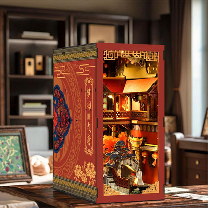 Book Nook miniature Ancient Book Collection Room en bois avec éclairage LED, escalier et décor de bibliothèque ancienne.