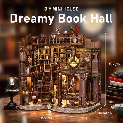 Maquette bois DIY Dreamy Book Hall avec dimensions : 23x23x17 cm. Serre-livres miniature rétro éclairé représentant une bibliothèque ancienne à deux étages avec piano et escalier."