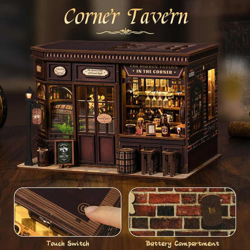 Détails réalistes d'un diorama miniature : bar avec verres suspendus, bouteilles de whisky, horloge rétro murale et étagères de cave à vin artisanale avec éclairage chaleureux.